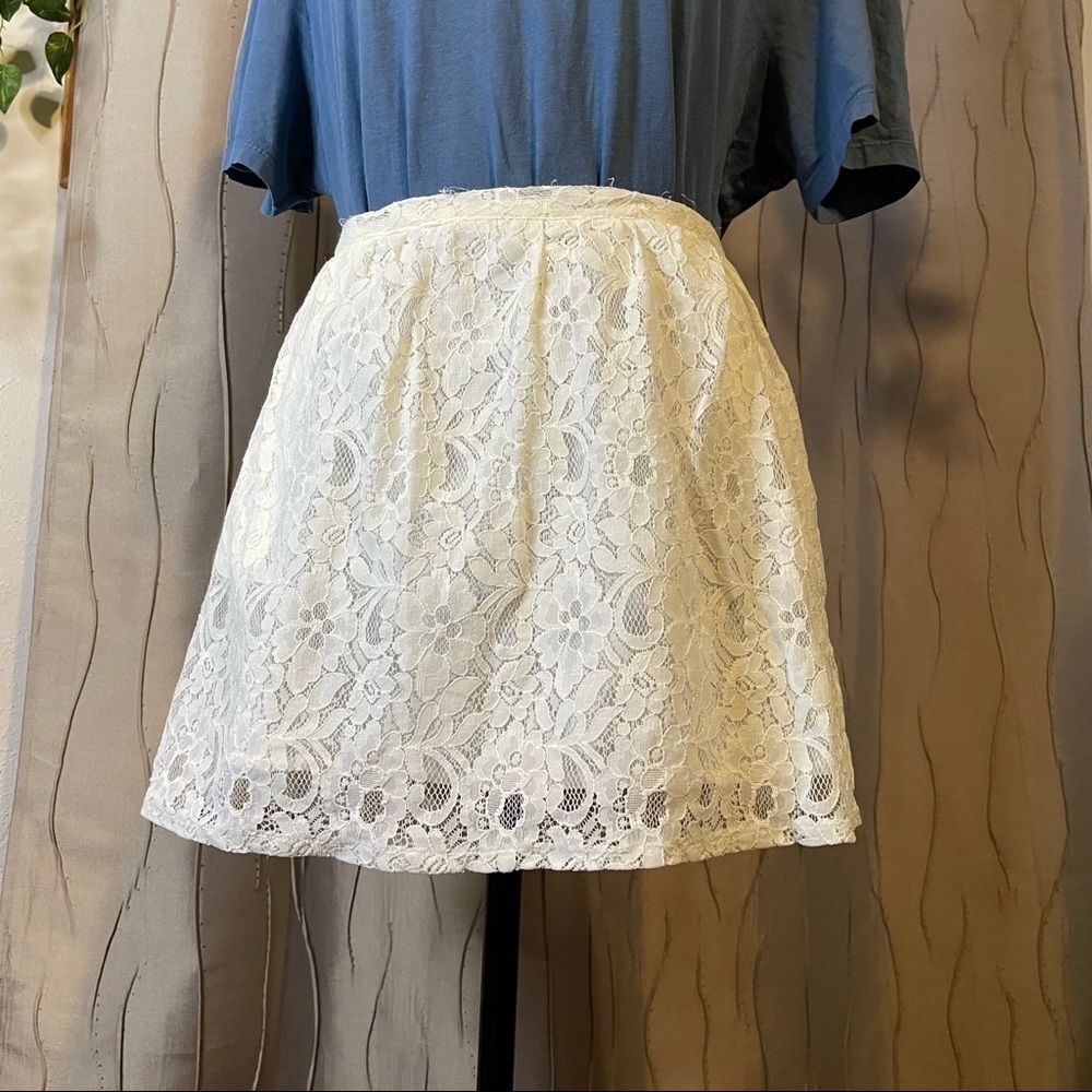 BCBGeneration White Lace Mini Skirt - Picture 6 of 13